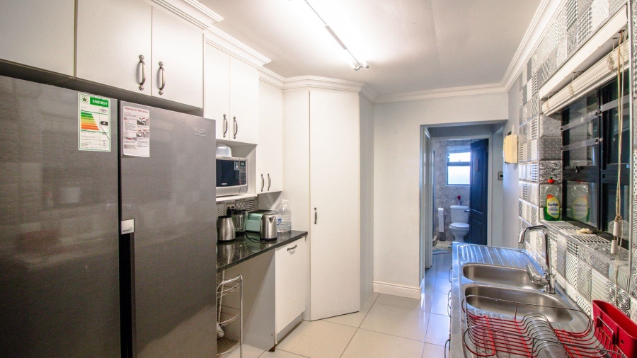 6 Bedroom Property for Sale in Gonubie Eastern Cape